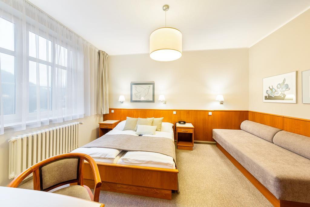 Hotel Snezka Spindleruv Mlyn Ruang foto