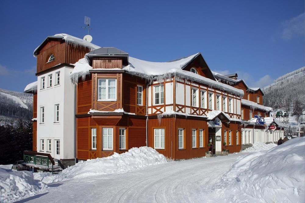 Hotel Snezka Spindleruv Mlyn Bagian luar foto